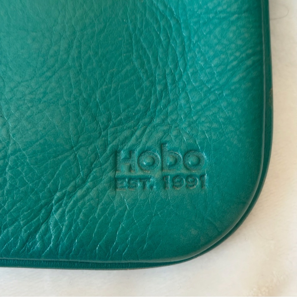 Hobo Vida Leather Wristlet Teal 11" x 5" - Picture 4 of 6